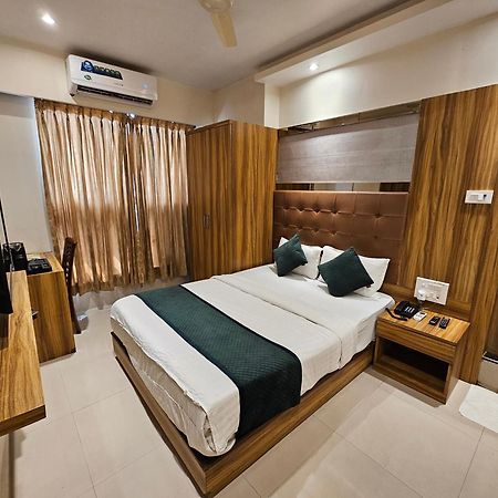 Hotel Bkc Garden - Near Us Embassy Bkc Mumbai Exteriör bild