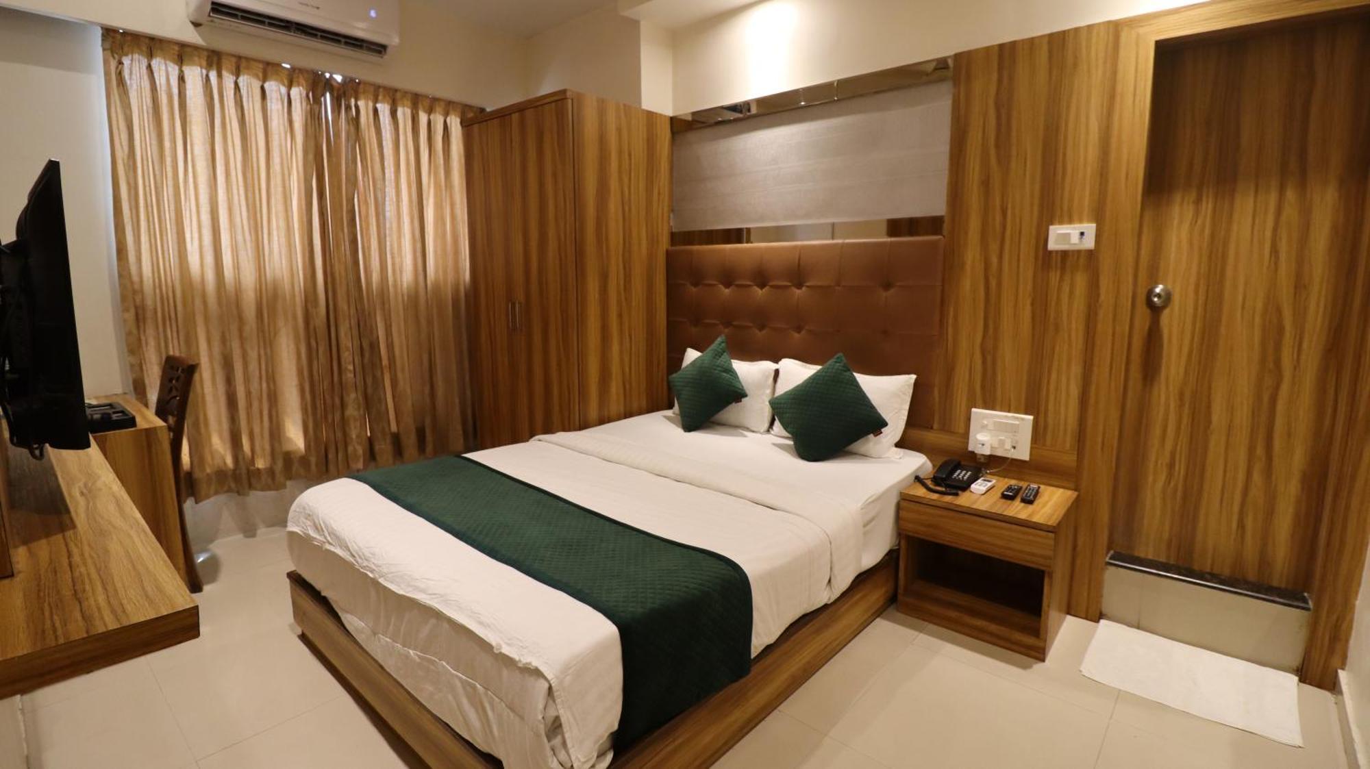 Hotel Bkc Garden - Near Us Embassy Bkc Mumbai Exteriör bild