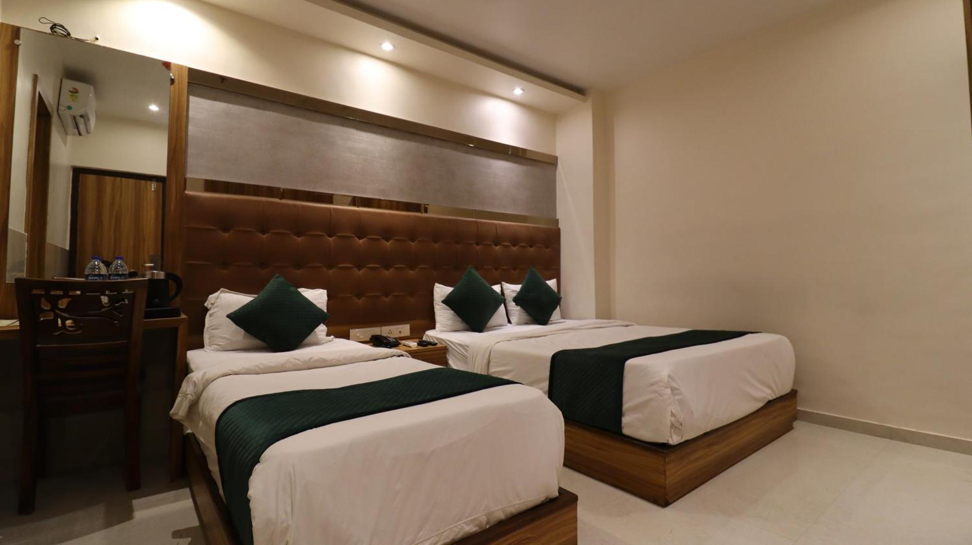 Hotel Bkc Garden - Near Us Embassy Bkc Mumbai Exteriör bild