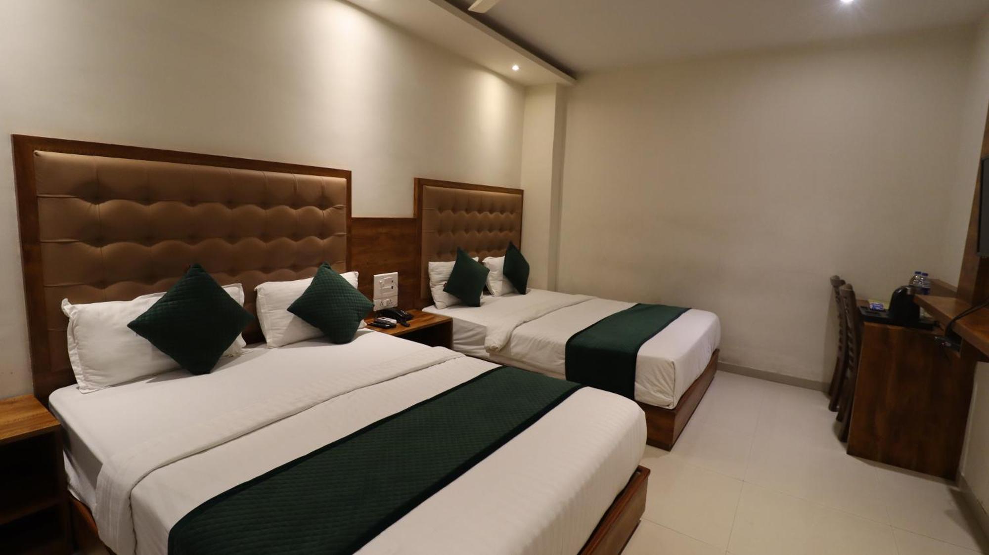 Hotel Bkc Garden - Near Us Embassy Bkc Mumbai Exteriör bild