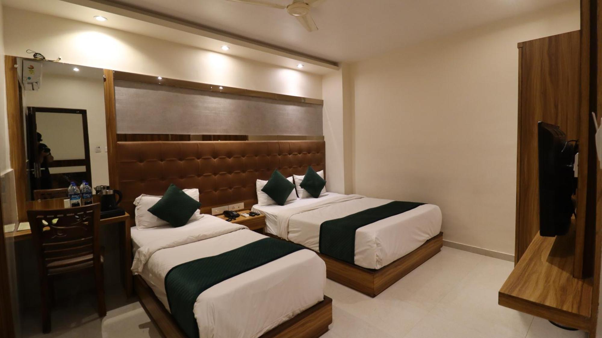 Hotel Bkc Garden - Near Us Embassy Bkc Mumbai Exteriör bild