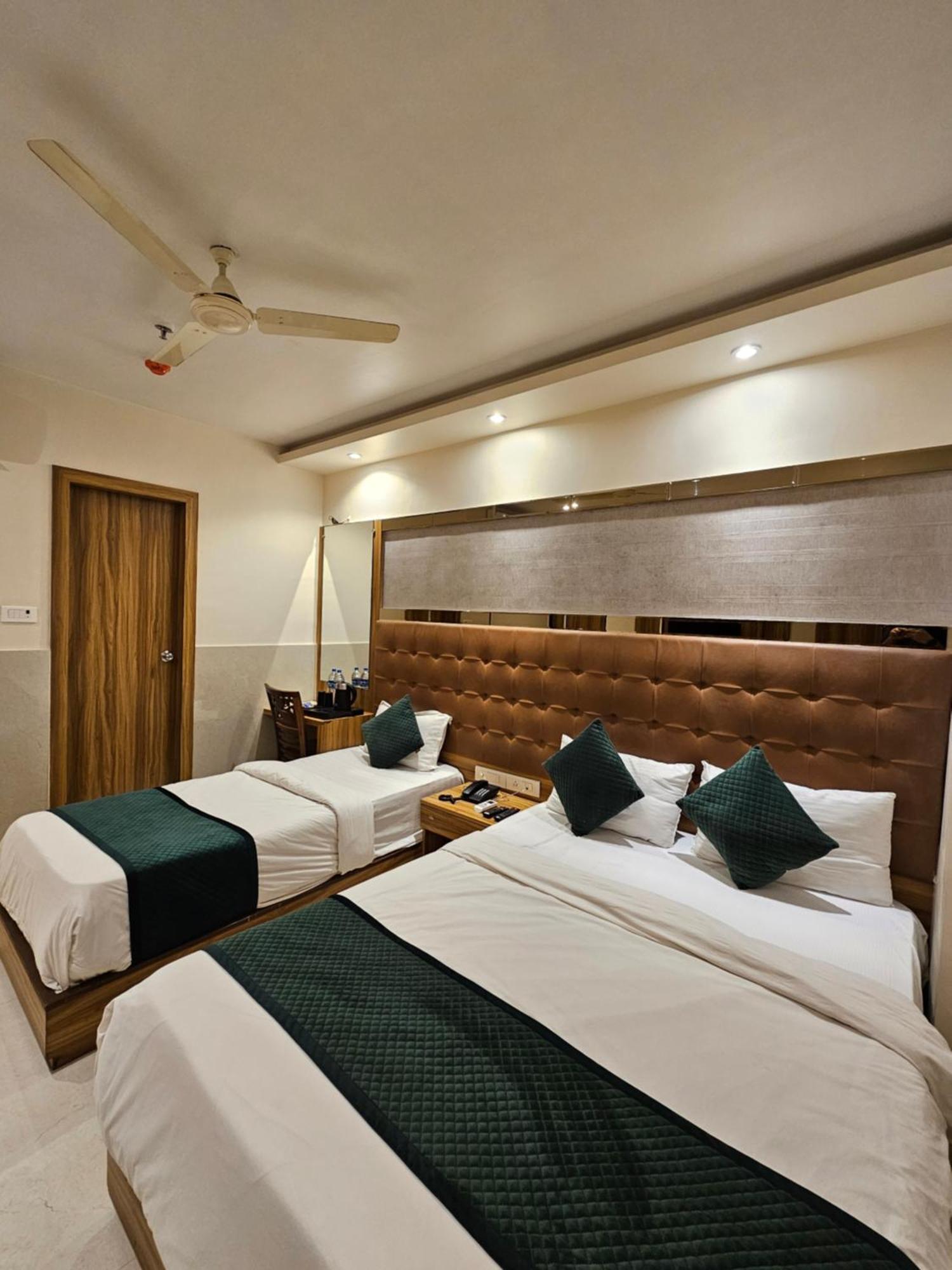 Hotel Bkc Garden - Near Us Embassy Bkc Mumbai Exteriör bild