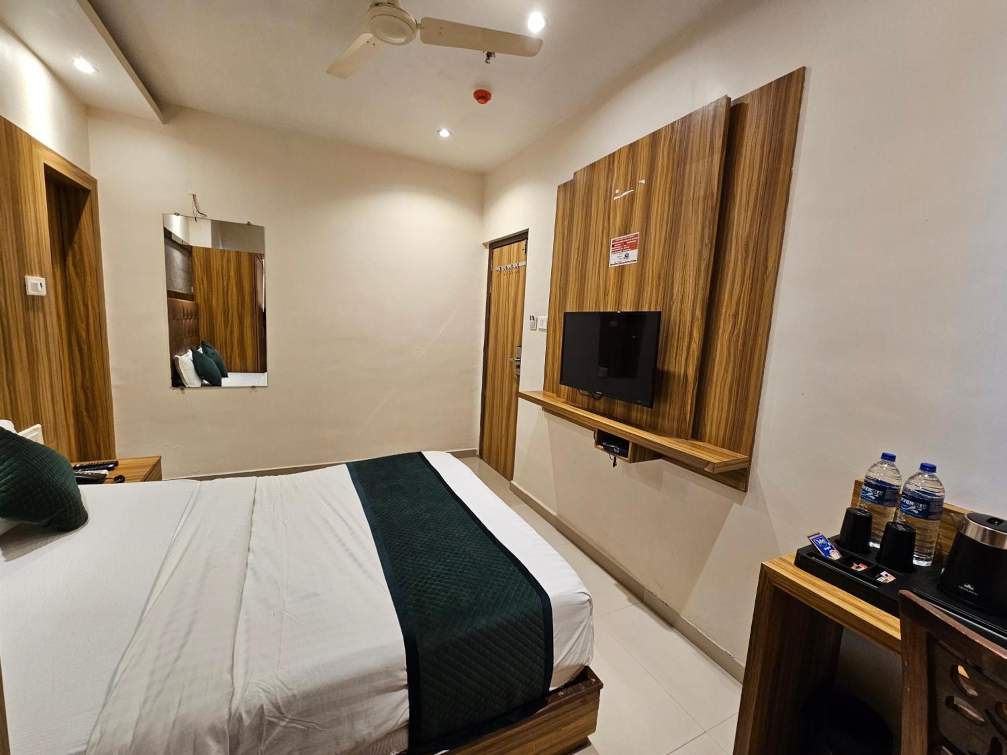 Hotel Bkc Garden - Near Us Embassy Bkc Mumbai Exteriör bild