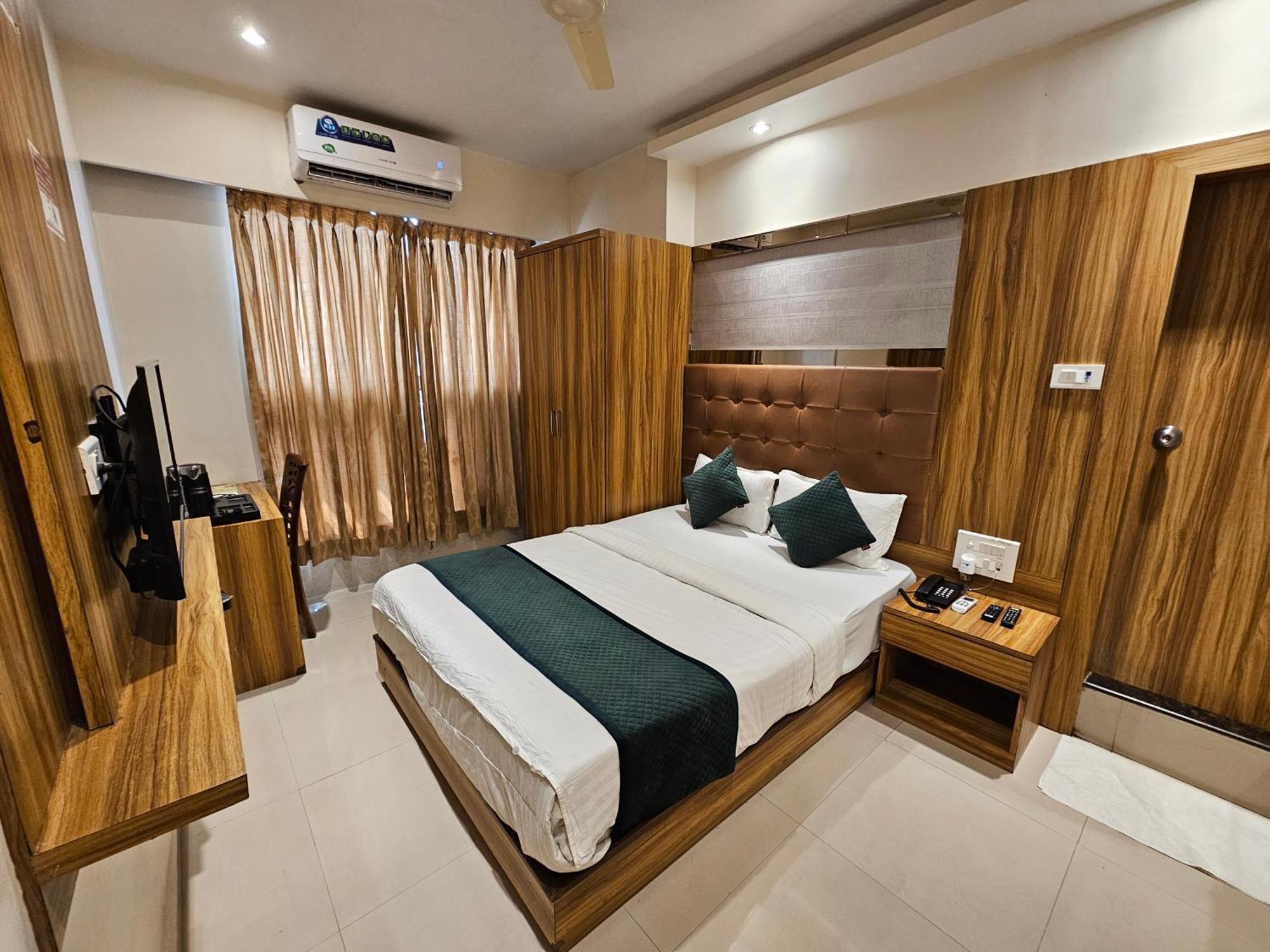 Hotel Bkc Garden - Near Us Embassy Bkc Mumbai Exteriör bild