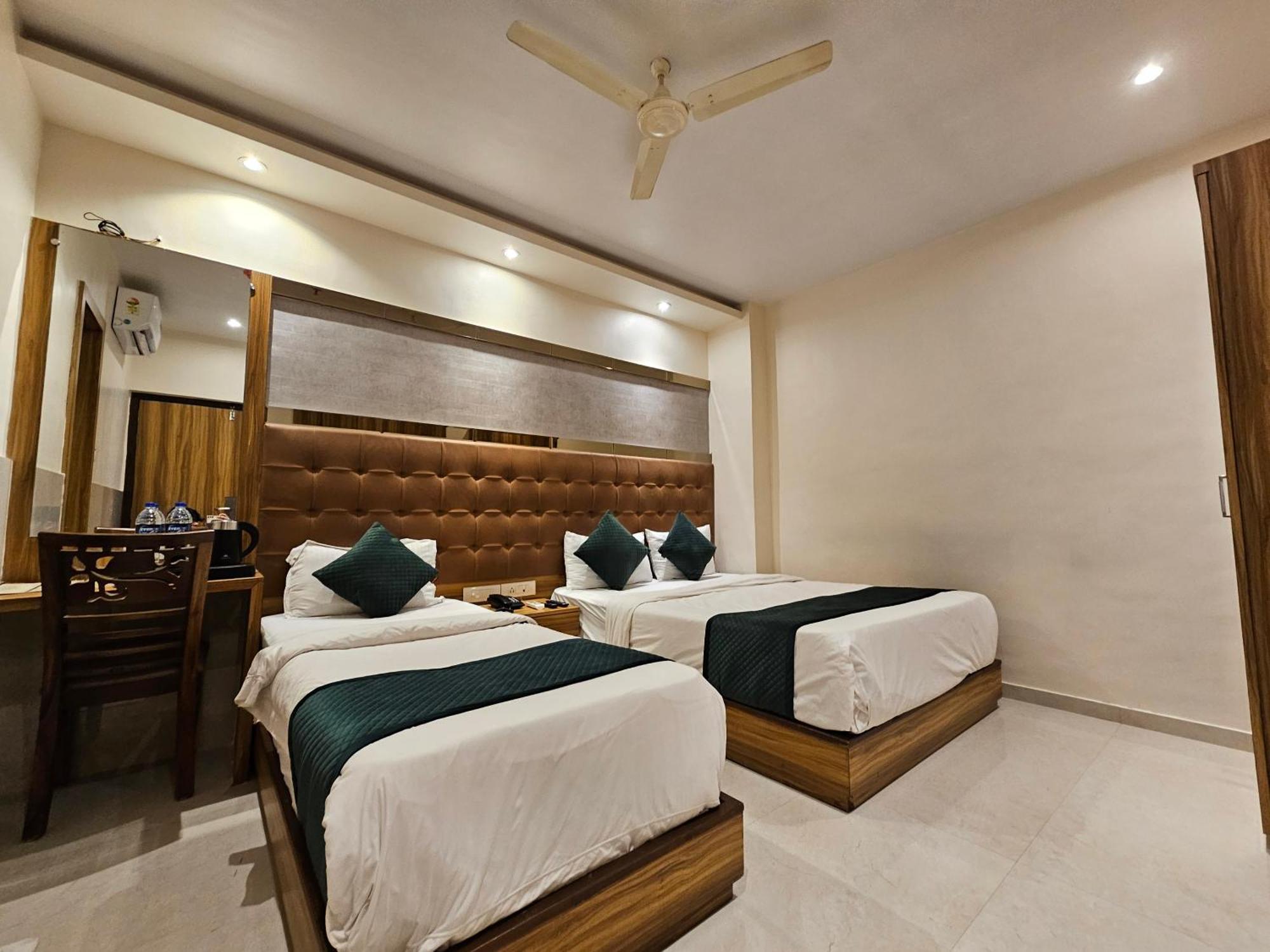 Hotel Bkc Garden - Near Us Embassy Bkc Mumbai Exteriör bild
